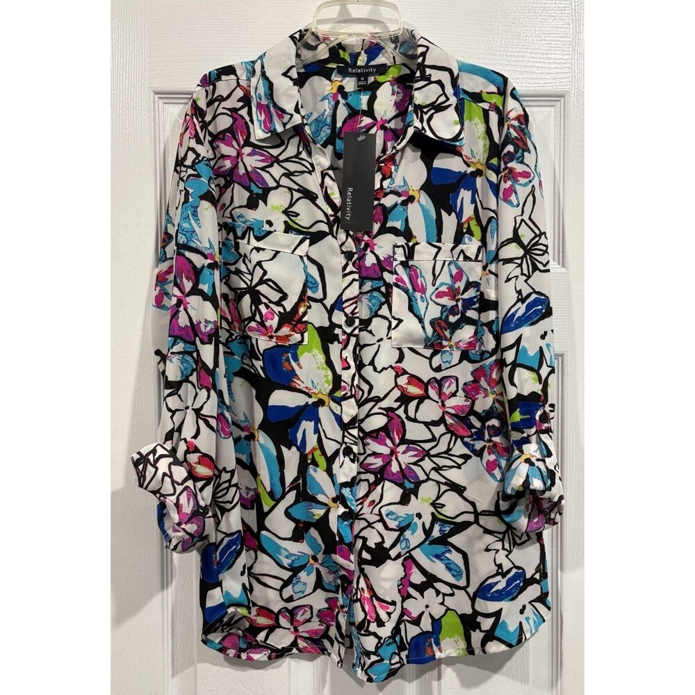 Relativity Women NWT Floral Button Front Roll Tab Blouse Top M Multicolor